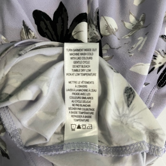 Revolution Top Women’s XXL Floral‎ Lavender Blouse Sleeveless New With Ts… - Picture 9 of 9